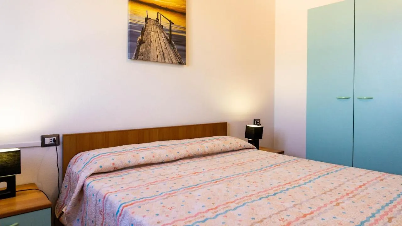 Appartamento Sette Posti Vicino Al Centro Di San Teodoro San Teodoro  Italy