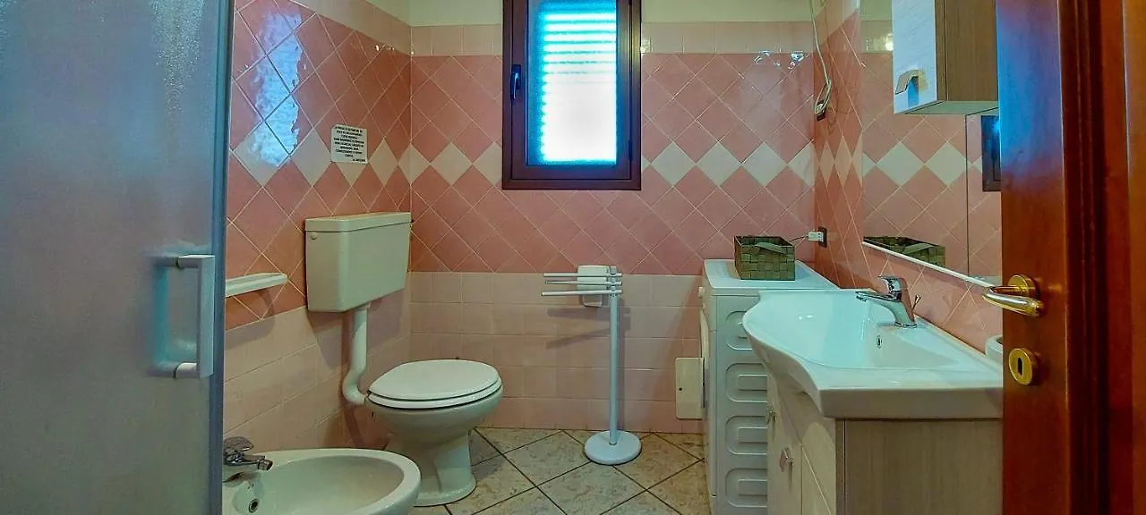 Appartamento Sette Posti Vicino Al Centro Di San Teodoro San Teodoro  Italy